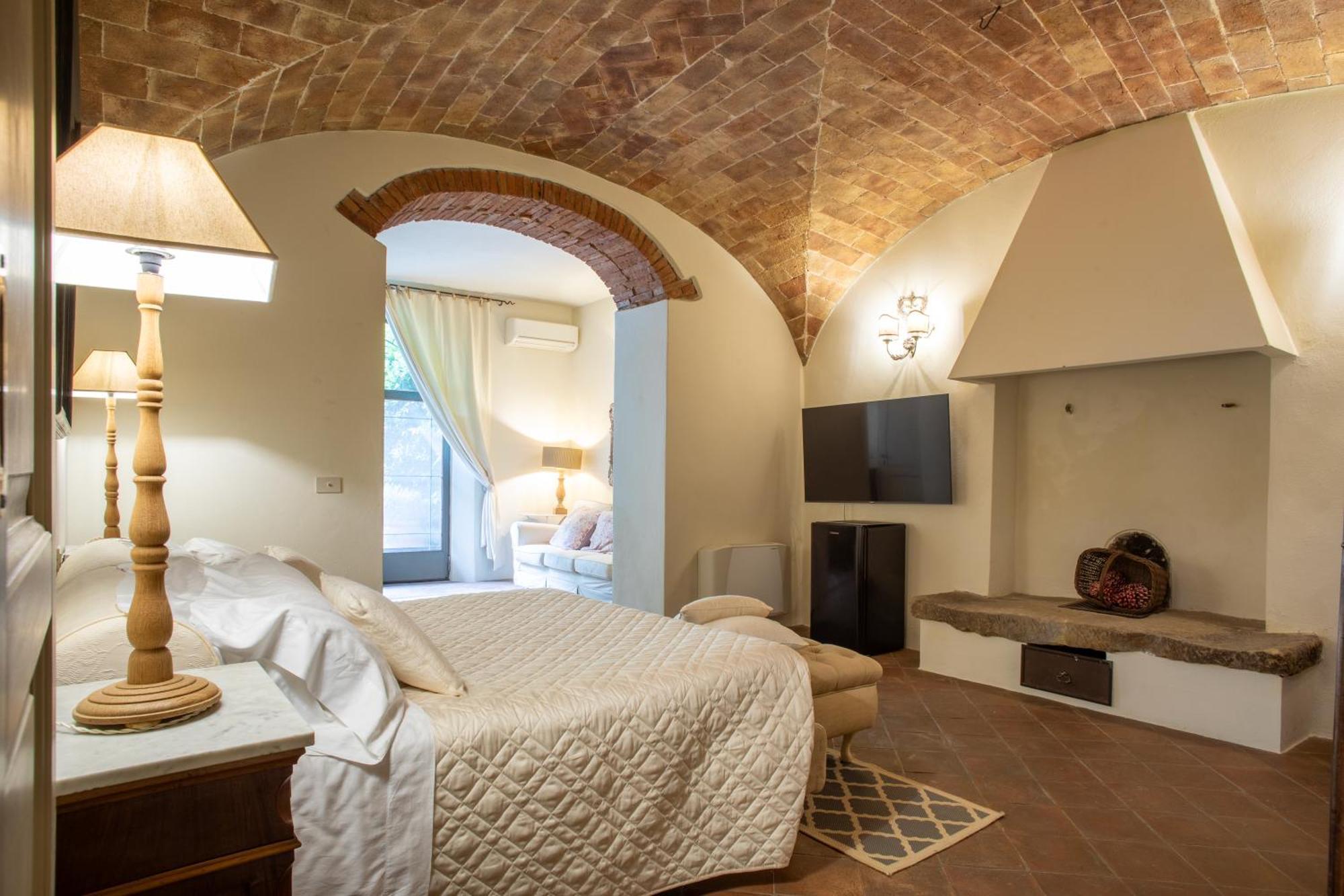 La Locanda Di Villa Toscana Биббона Экстерьер фото
